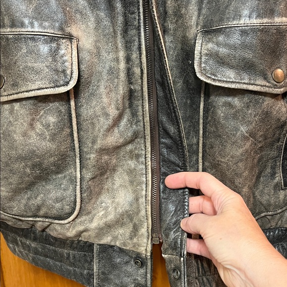 Vintage Bermans Distressed Leather Bomber Jacket - Picture 3 of 5